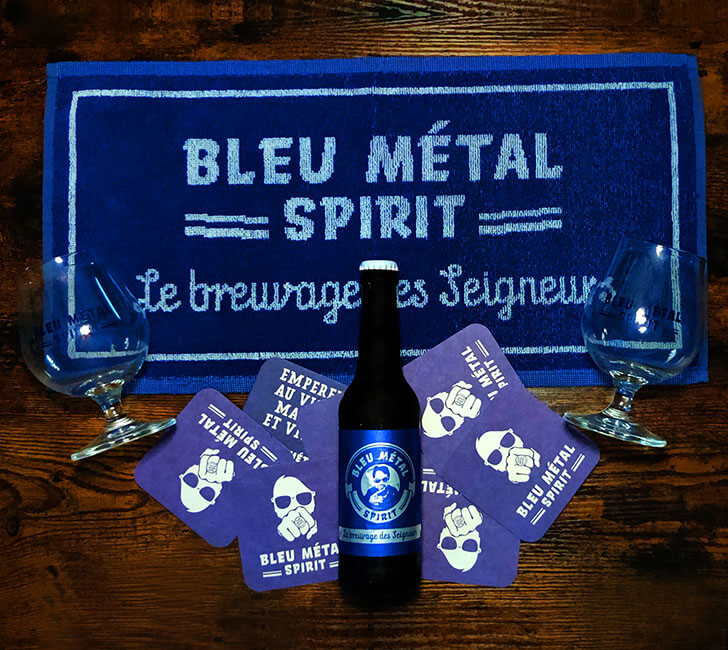 Verre à bière, dessous de verre et serviette Bleu Métal Spirit